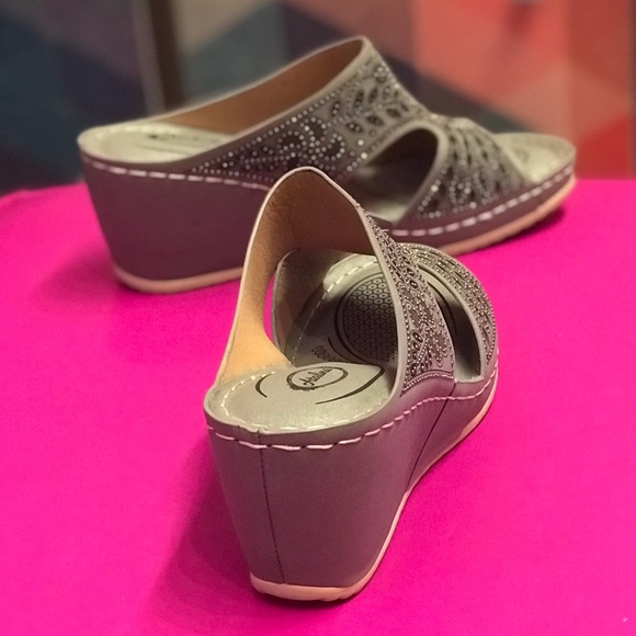 Last Pair Italina Gray Sequin Studded T-Strap Slip On Wedge Mule Sandal 10 - Picture 4 of 8